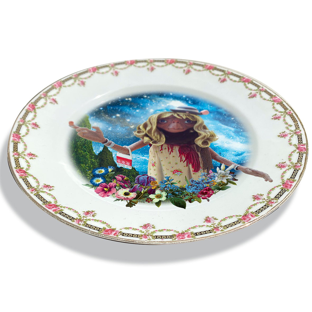 Gypsy E.T. - Vintage Spanish Porcelain Plate - #0729 | Artefacto